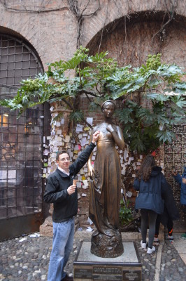 Juliette statue
