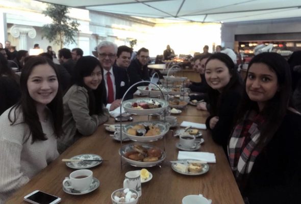 Dean Taylor treats Olin students to afternoon tea in London.